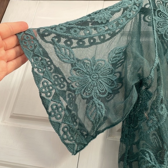 🛑Sold🛑 Green Lace Kimono S/M - Picture 3 of 6